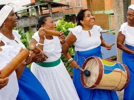 Colombian peacebuilding female musicians