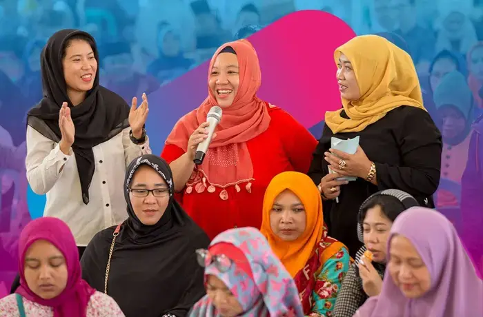 Indonesia, women participate in discussions held at Pesantren Annuqqayah—one of the oldest Islamic boarding schools in the country—on how women contribute to peace in their communities.