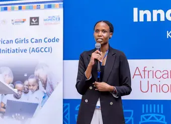Pendo Vestine speaks at a forum in Kigali about her coding work and experience in the African Girls Can Code Initiative (AGCCI). Photo: UN Women